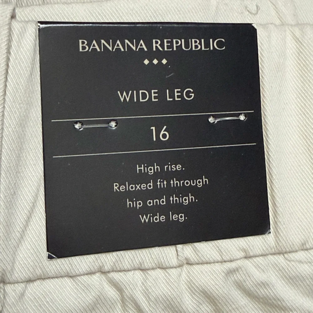 Banana Republic Women's Cream Straight Wide Leg Pants - Picture 7 of 9